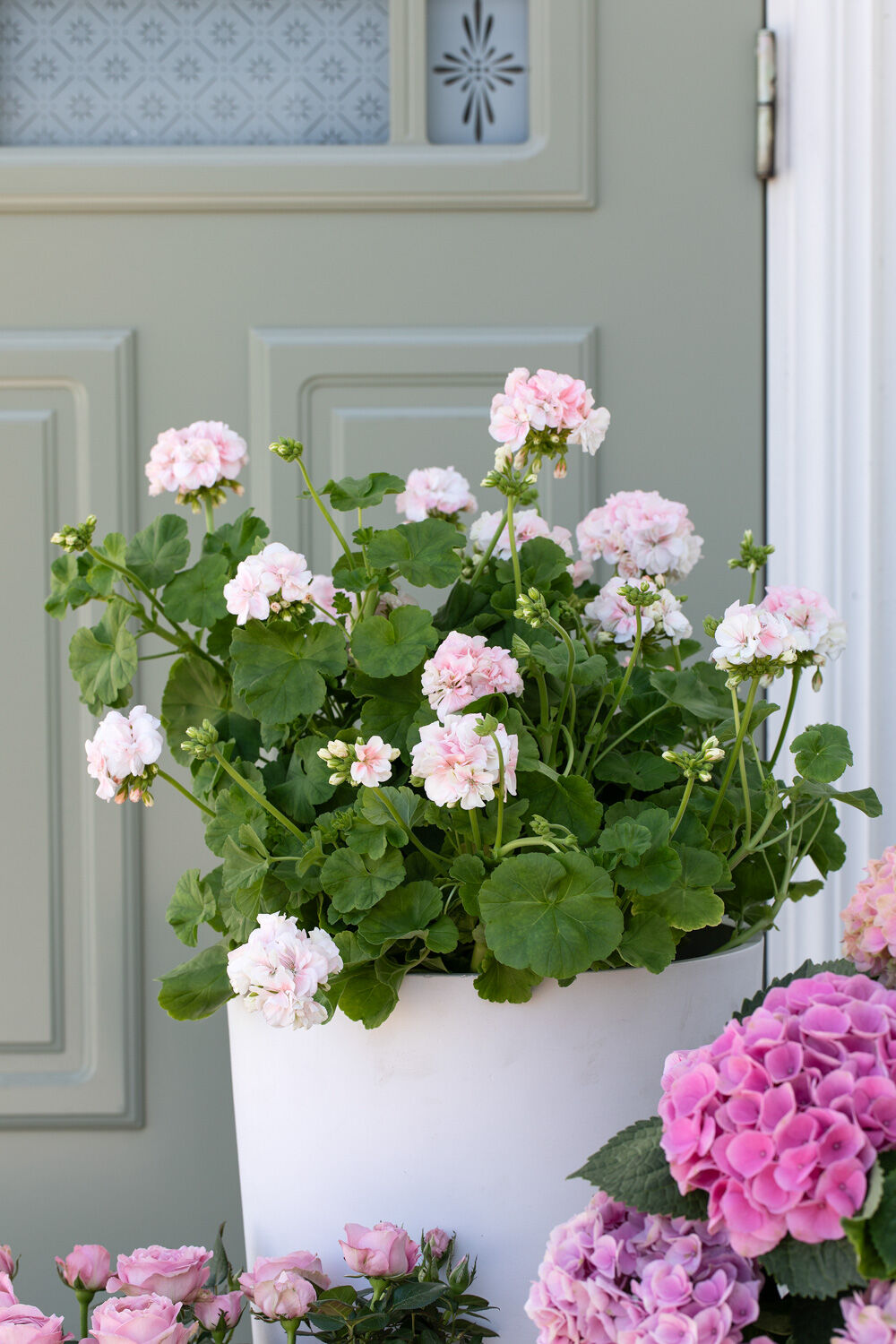 Blomster i inngangspartiet